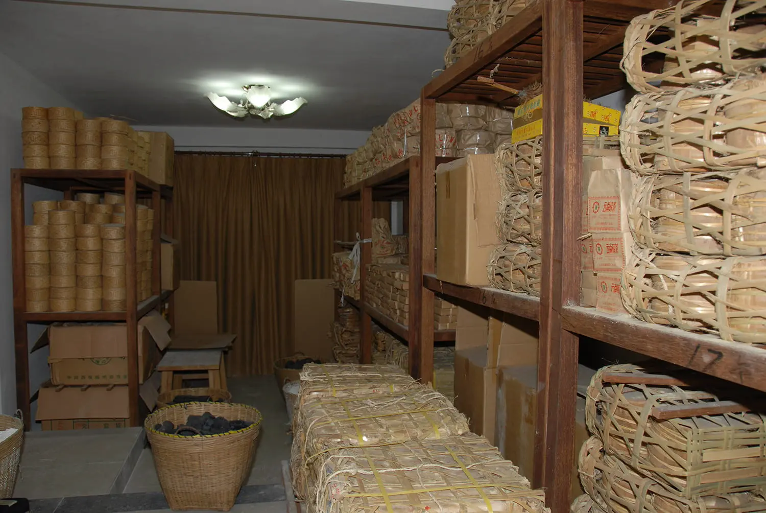 神农架干仓普洱茶仓库展示