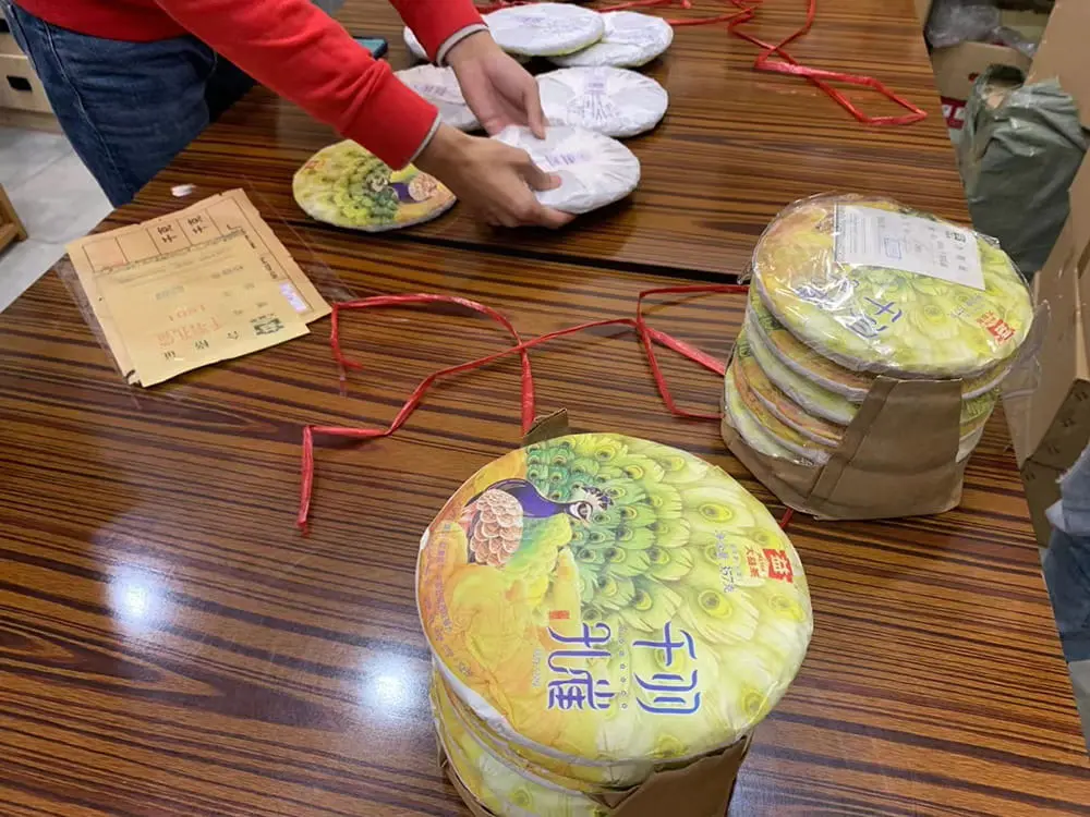 神农架回收大益普洱茶2018年生茶熟茶图2