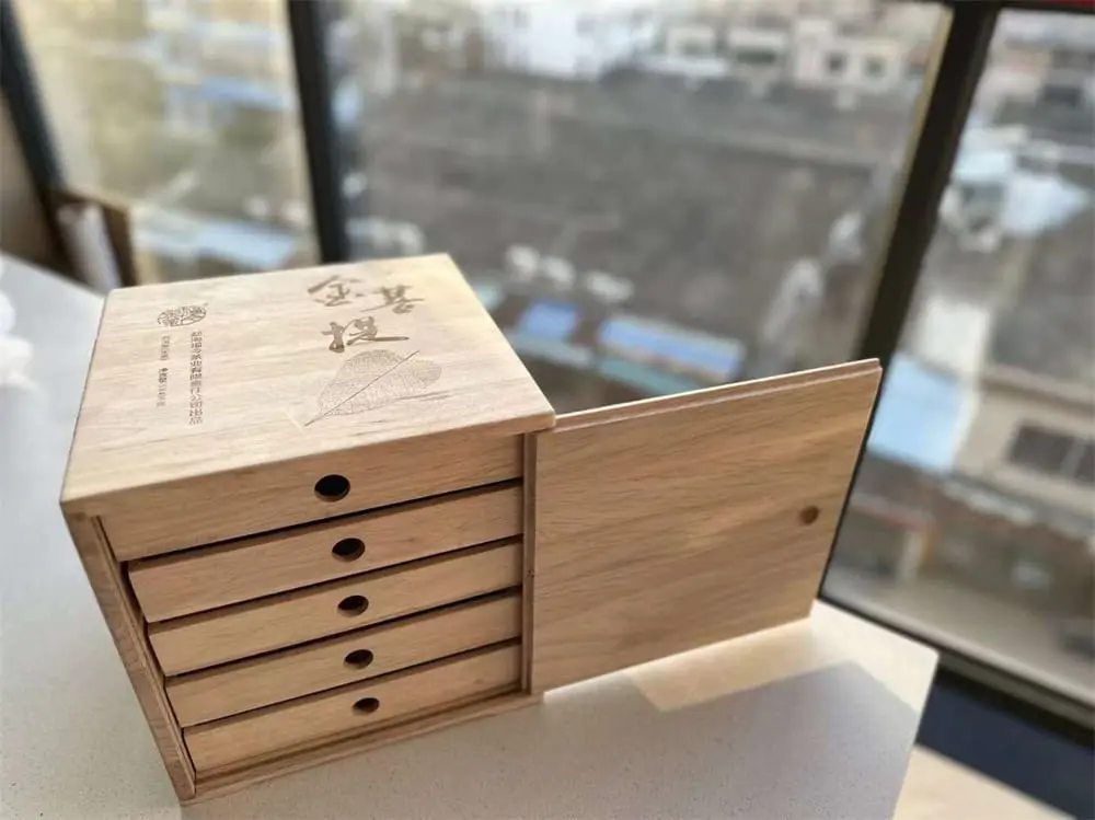 神农架回收福今普洱茶2017年生茶熟茶图3